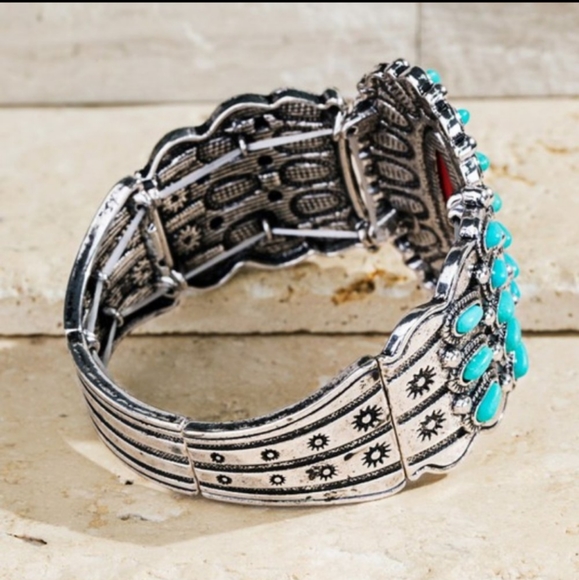 Turquoise squash blossom inspired bracelet - Picture 2 of 4